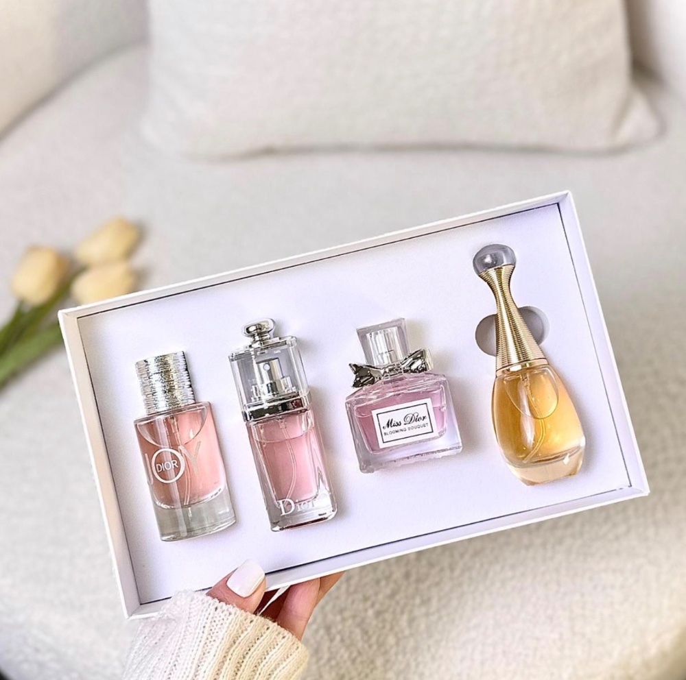 مجموعة عطور ديور النسائية المصغرة (Dior Miniature Gift Set)