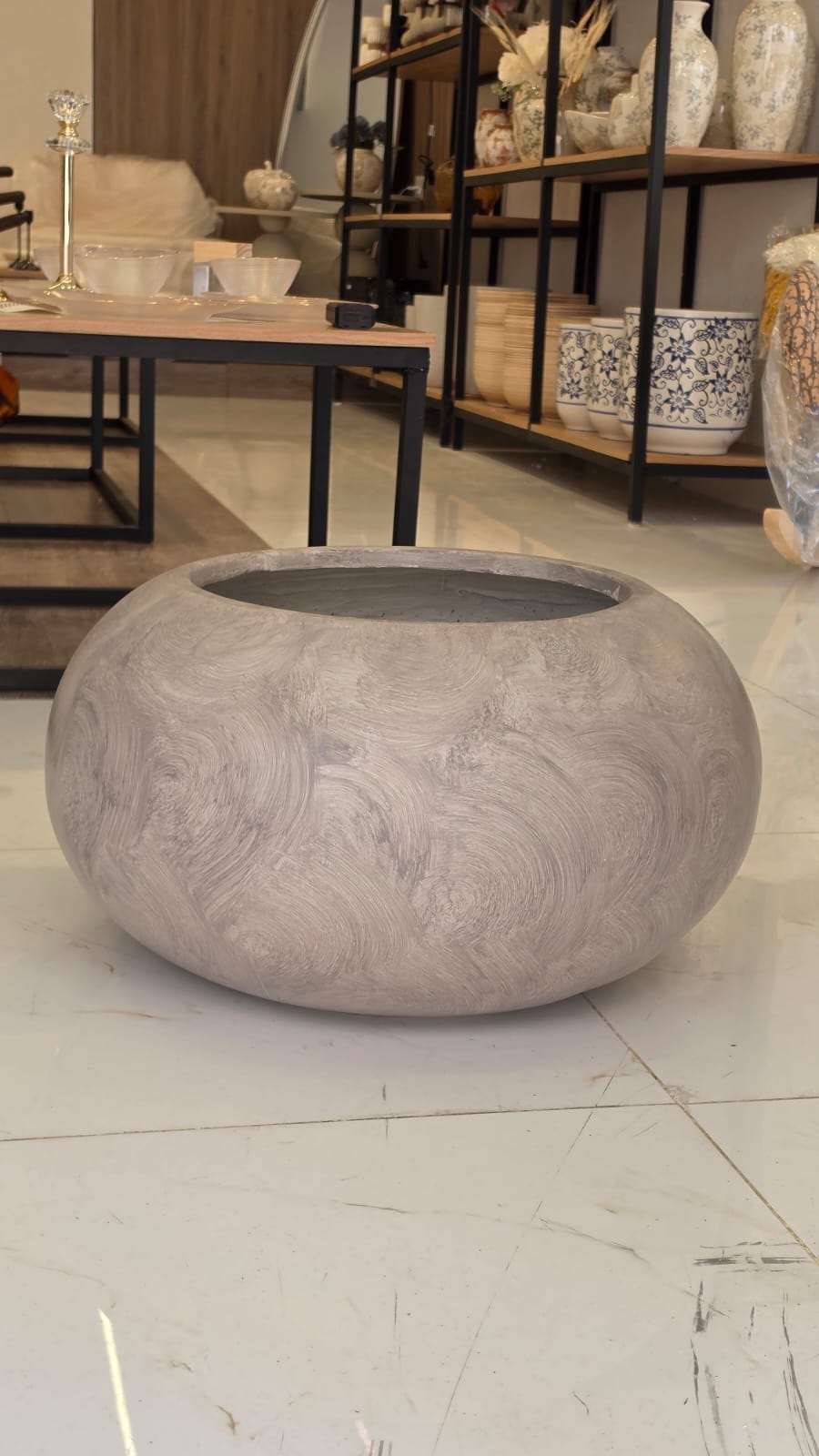 قوار صخري سكني كبير