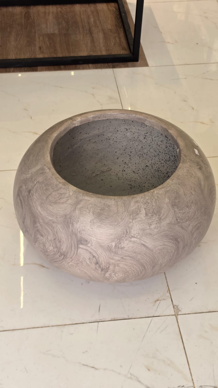 قوار صخري سكني كبير