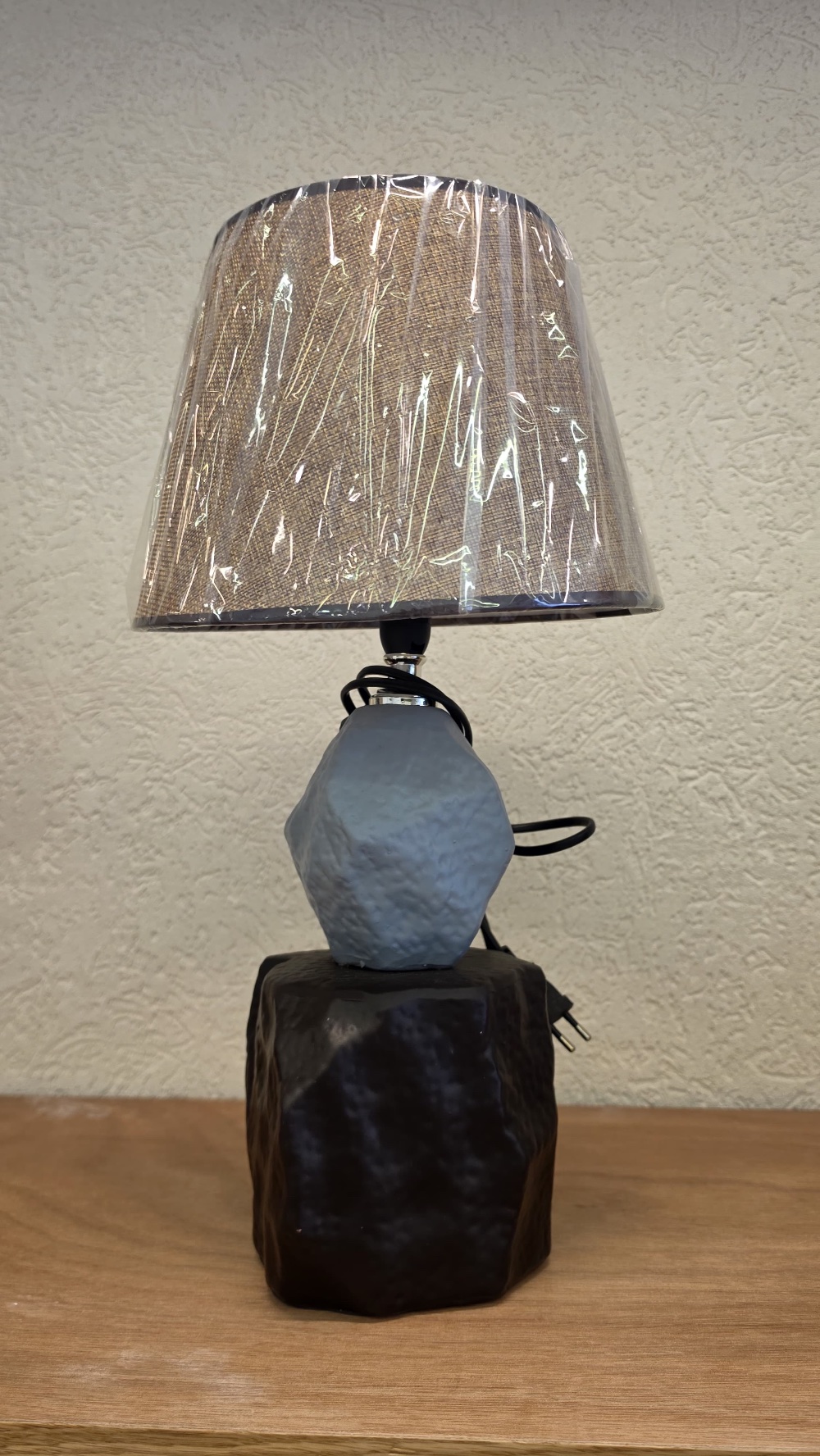 Table lamp حجر اسود