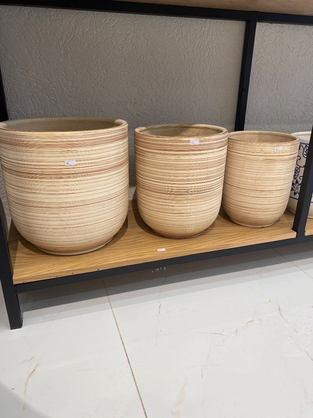 قوار بيج مرسم بني خطوط عرضية
