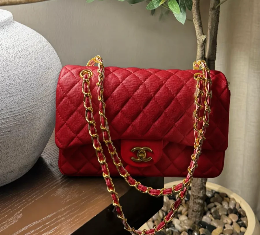 حقيبة CHANEL الكلاسيك فلاب جلد أملس قاعدة 25سم هاردوير أحمر مع علبة للاستخدام اليومي ،والجامعي والمناسبات الرسمية والمقابلات العملية