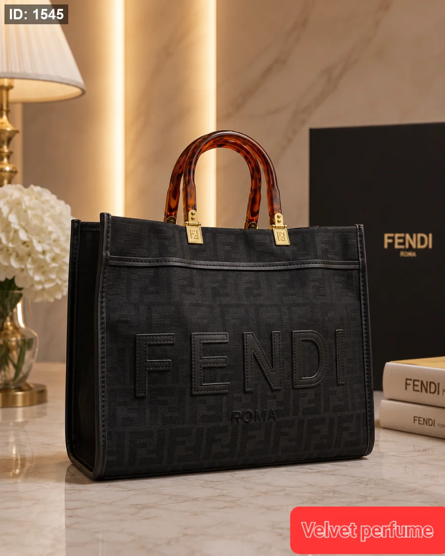 حقيبة FENDI لون الأسود مختومة ماستر كوبي مناسبة للعمل ، والجامعة ، والسفر ، والاستخدام اليومي 1 / 1