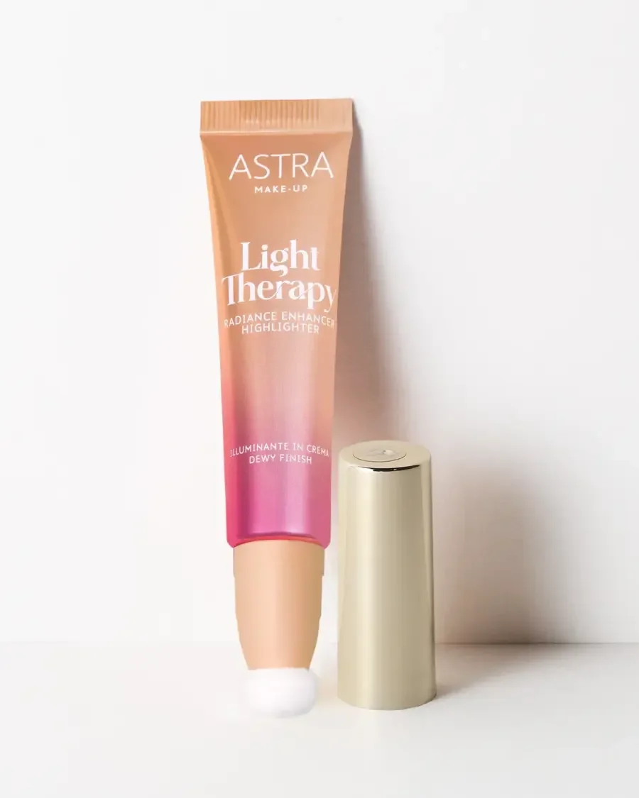 مُضيء أسترا للعلاج بالضوء 1-A.I شامبانيا هايلايتر سائل Light Therapy من Astra Make-Up