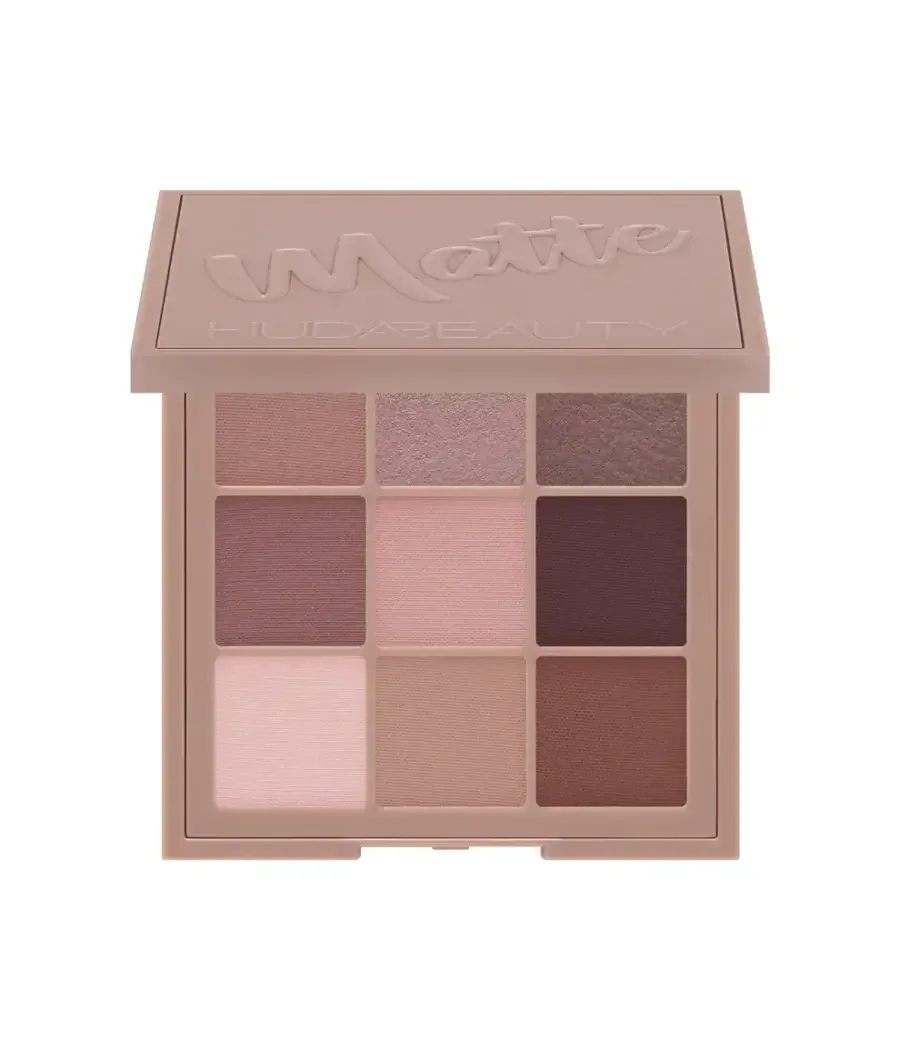 اكتشفي جمال الإطلالات المطفيمعMatte Obsessions Eyeshadow Palette من هدى بيوتي، باليت ظلال عيون تضم 9