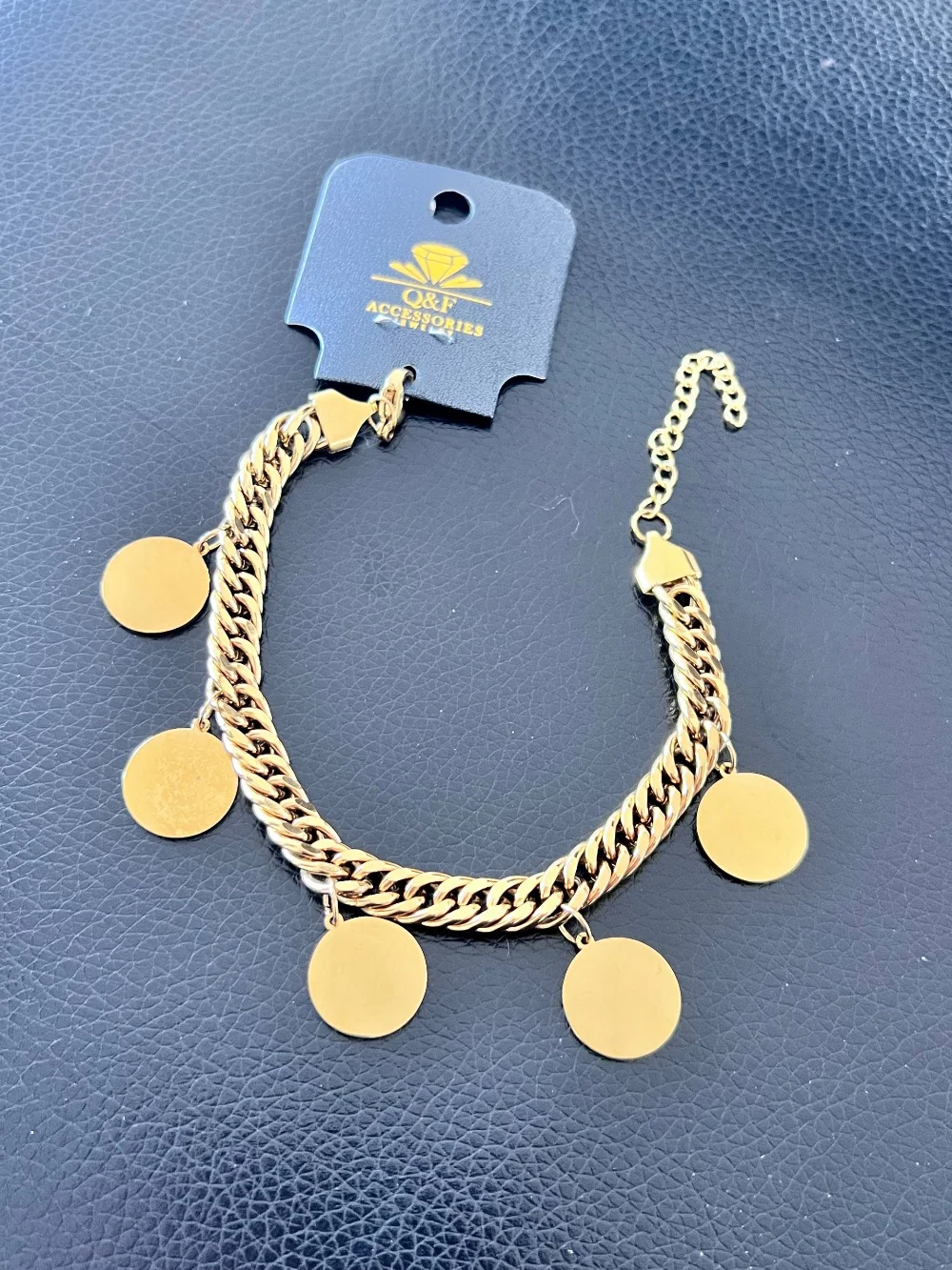 اسوارة عائليه حفر