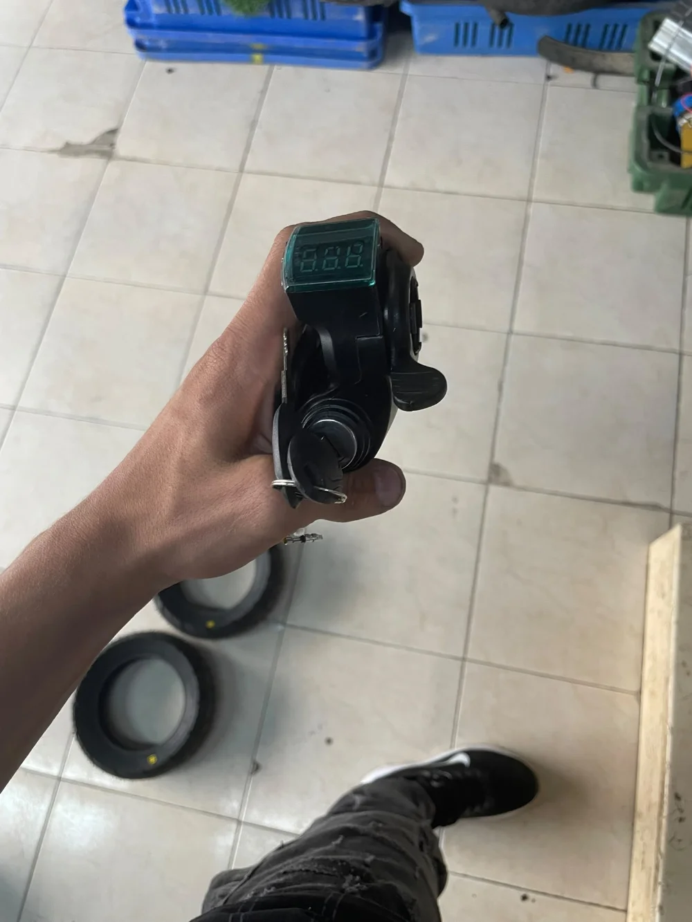 ساعه فولت مع دعسه و سوتش