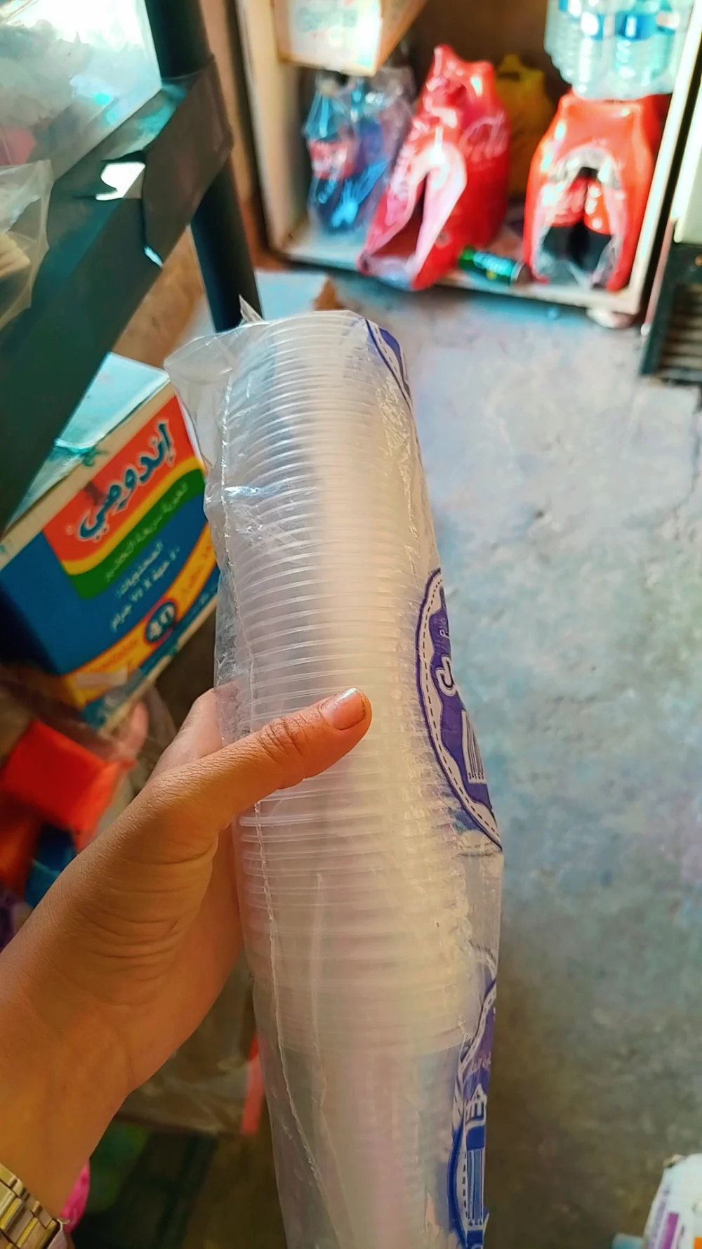 كاسات بلاستيك
