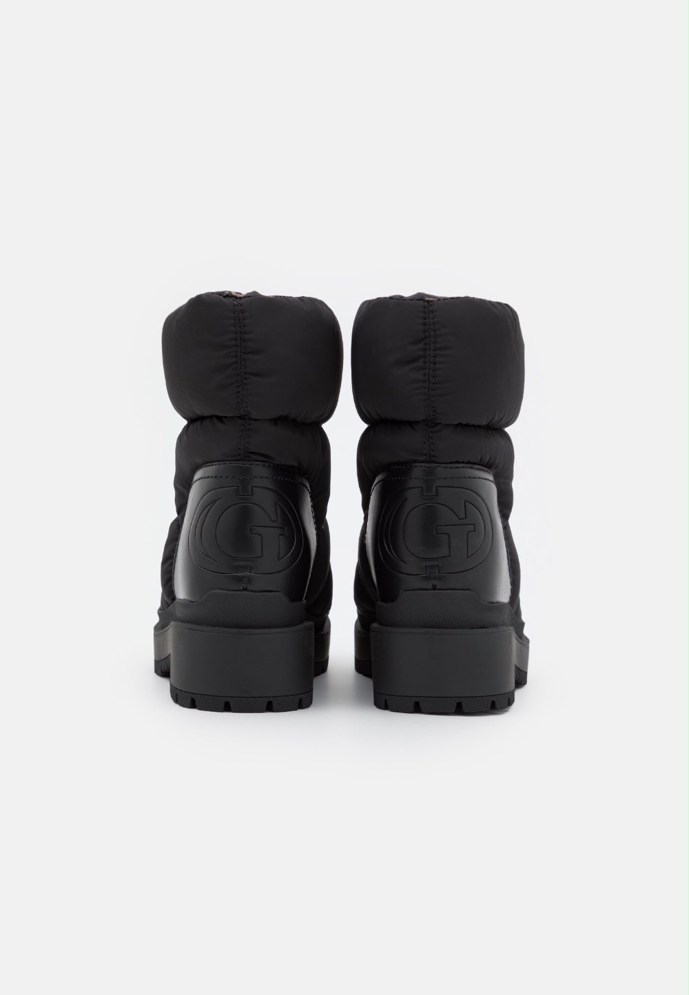 حذاء guess اسود شتوي قبة طويلة